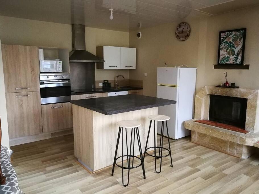Maison Les Vieilles Cours Blosville Εξωτερικό φωτογραφία