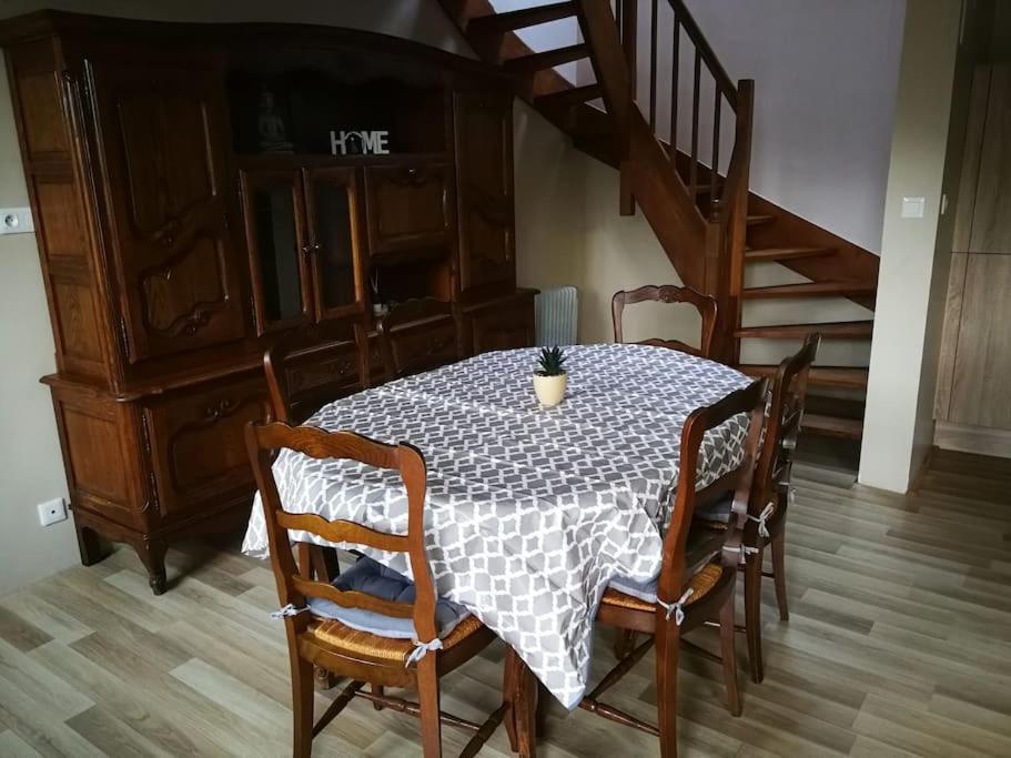 Maison Les Vieilles Cours Blosville Εξωτερικό φωτογραφία